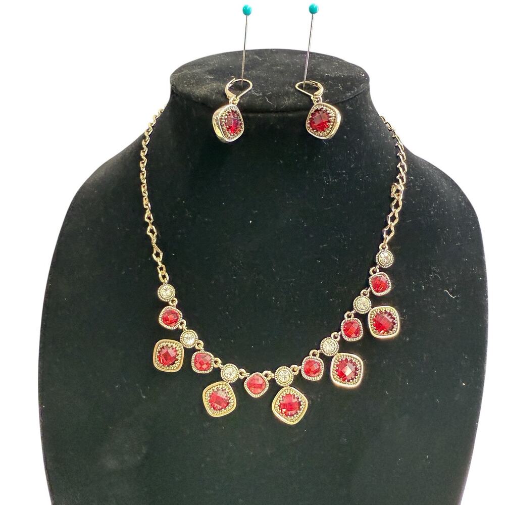 Napier Gold Tone Siam Red Crystal‎ Necklace Matching Earrings 9 inch
